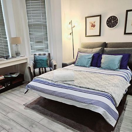 Stylish Apartment In Victorian Conversion Free Parking & Private Patio Close To Beach Town Centre & Bic Bournemouth Buitenkant foto