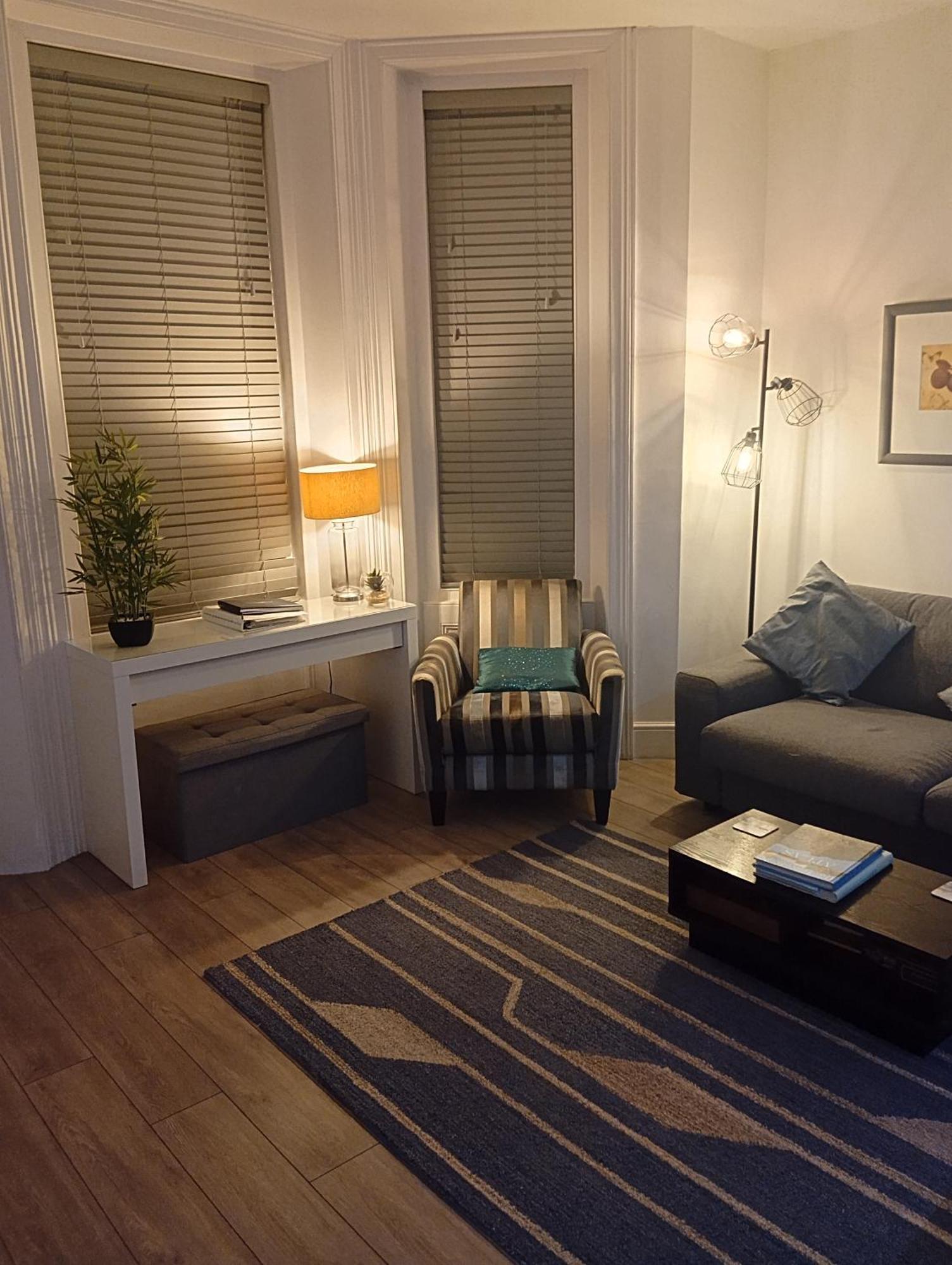 Stylish Apartment In Victorian Conversion Free Parking & Private Patio Close To Beach Town Centre & Bic Bournemouth Buitenkant foto
