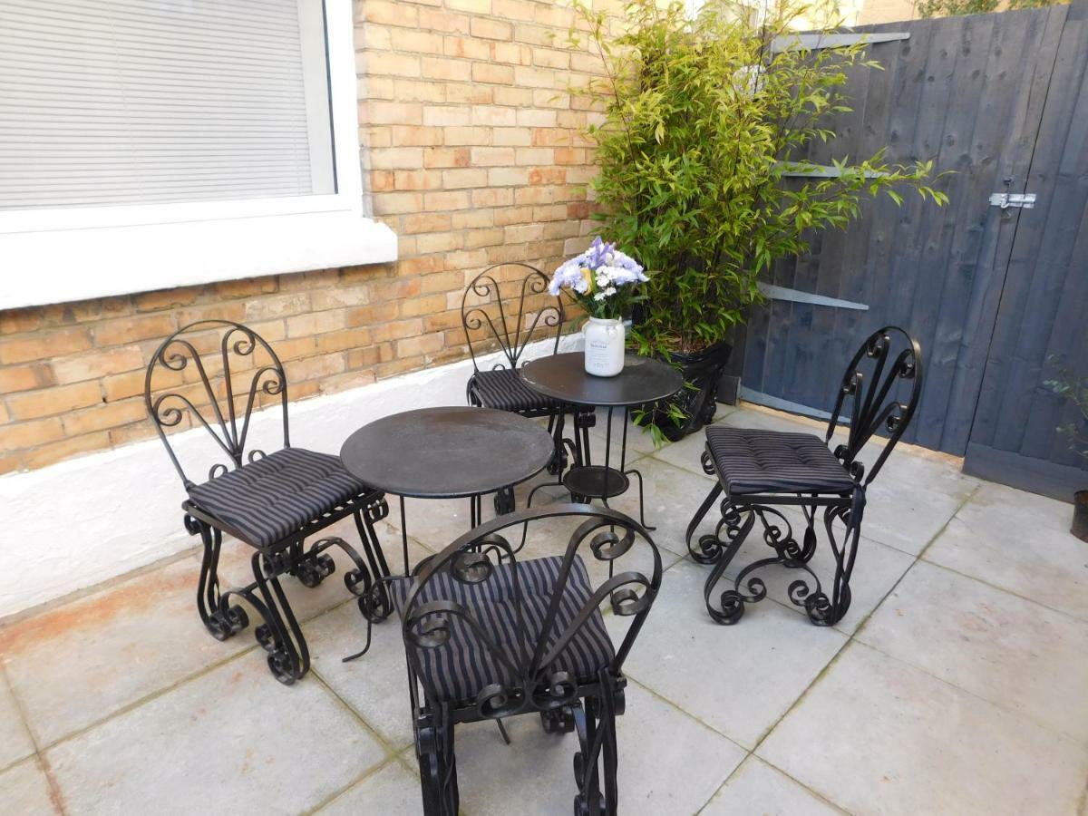 Stylish Apartment In Victorian Conversion Free Parking & Private Patio Close To Beach Town Centre & Bic Bournemouth Buitenkant foto