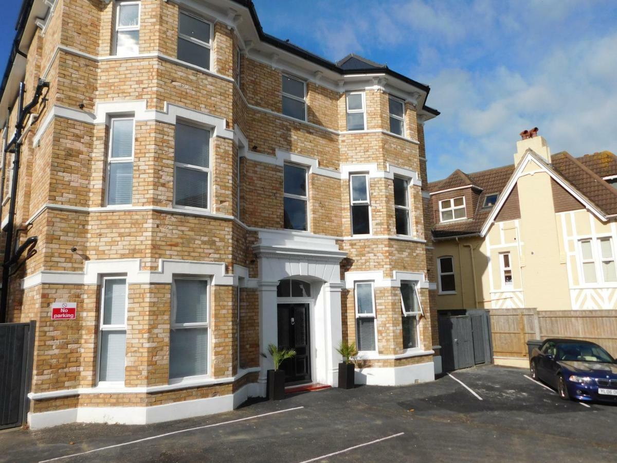 Stylish Apartment In Victorian Conversion Free Parking & Private Patio Close To Beach Town Centre & Bic Bournemouth Buitenkant foto